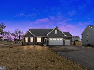 201 Decatur Cir, Stephens City, VA 22655