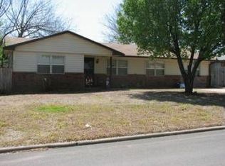 148 E Maple Ave, Perry, OK 73077