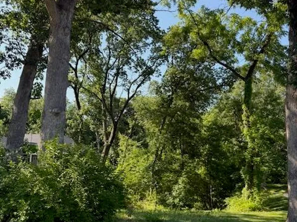 1150 Greenview Pl, Crown Point, IN 46307