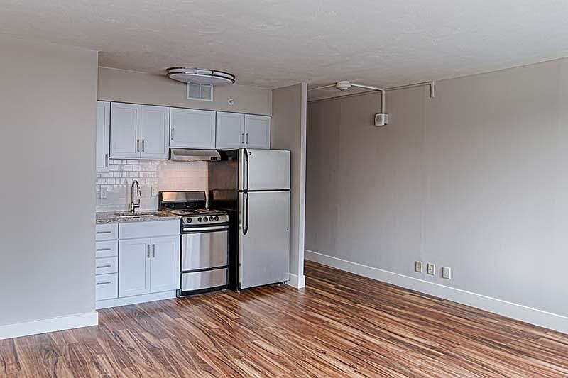 2nd image of 1819 John F Kennedy Blvd #610
