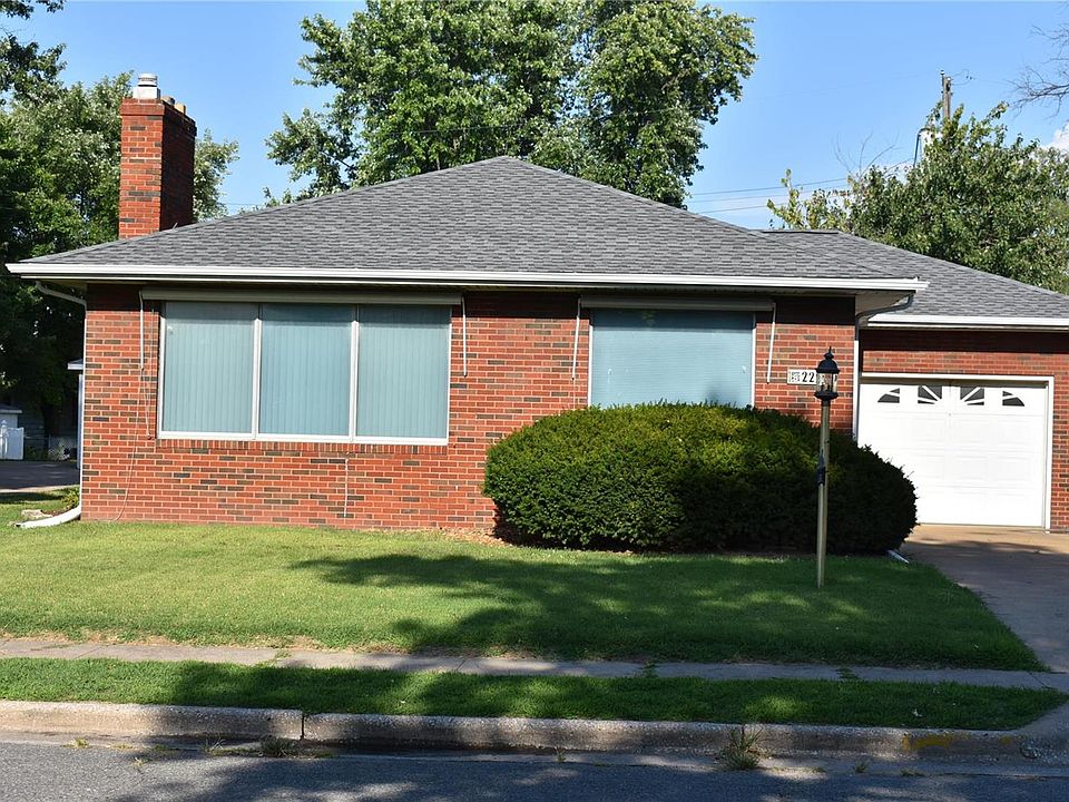 1st image of 222 Bowman Ave