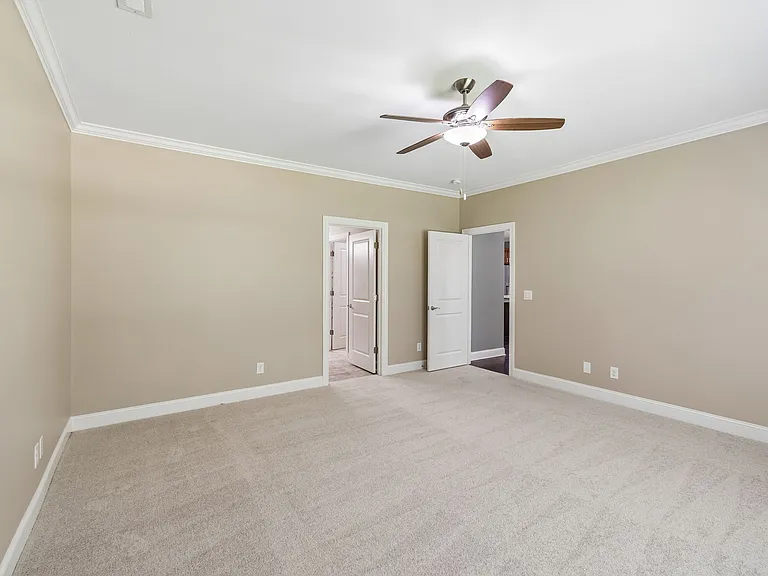 5425 Bungalow Cir — Photo 29