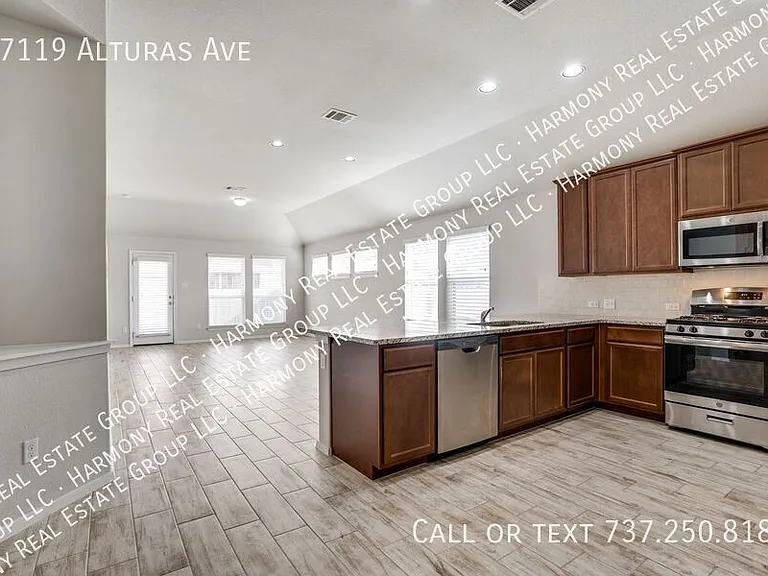 17119 Alturas Ave — Photo 7