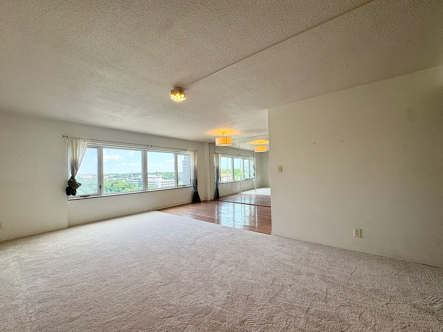 1 bed, 825 sqft, $1,395 — Photo 4
