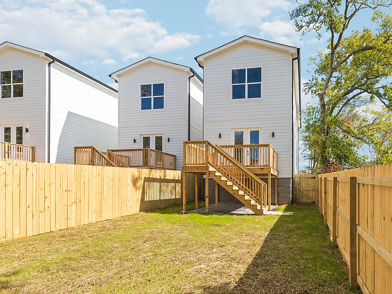 2107 Courtney Ave — Photo 12