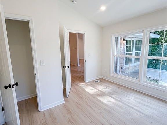 4th image of 1711 Hortense Pl NW