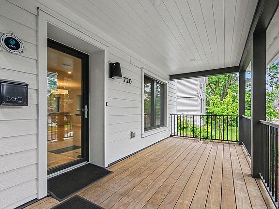 3rd image of 720 Eastern Ave NE