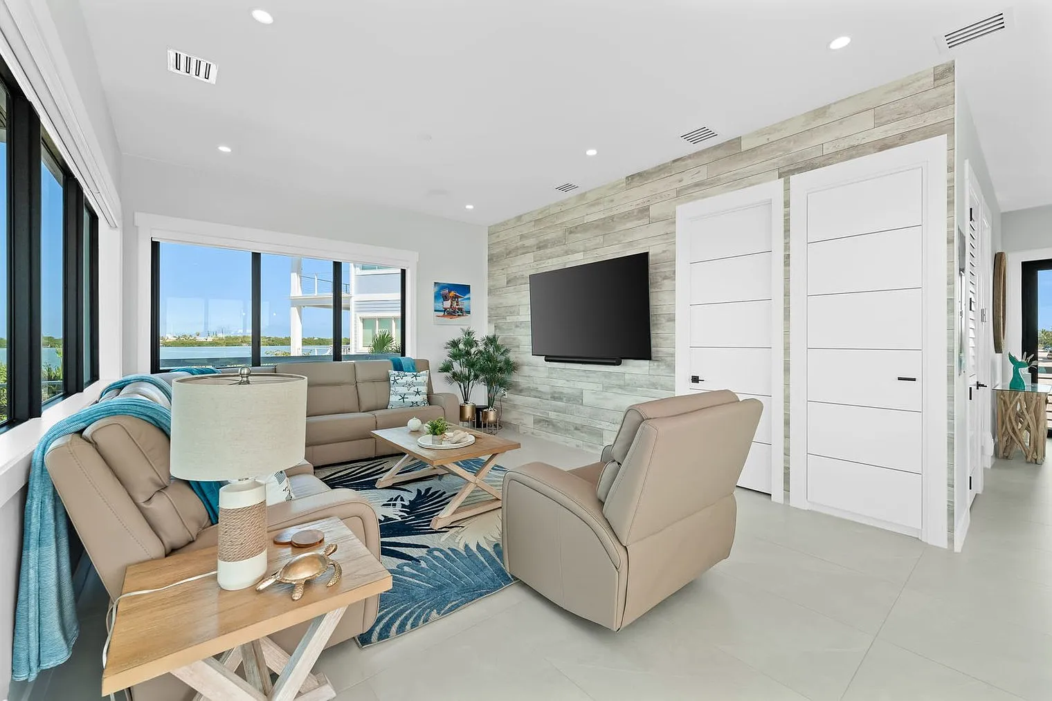 5 bed, 5.0 bath, 2992 sqft, $20,793 — Photo 4