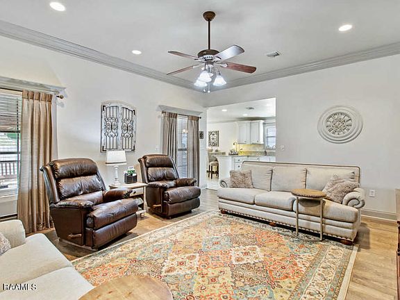4th image of 405 Wildflower Ln