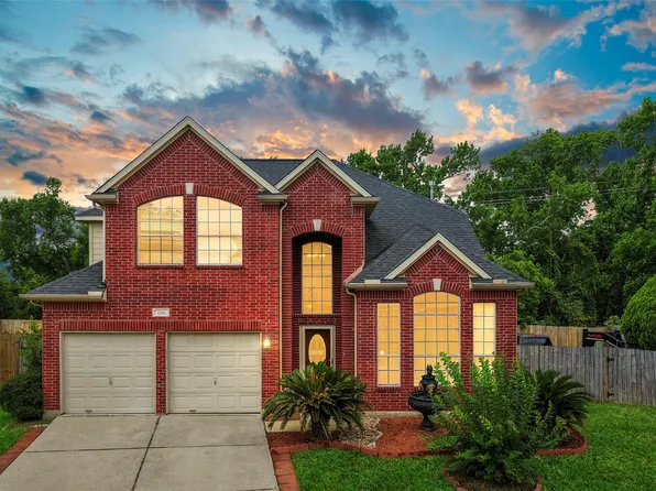226 Persimmon Dr, Baytown, TX 77520