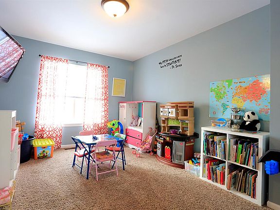 5th image of 8014 Jack Pine Dr