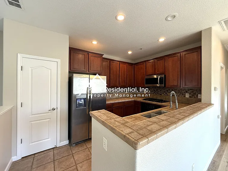 3301 N Park Dr #2511 — Photo 9