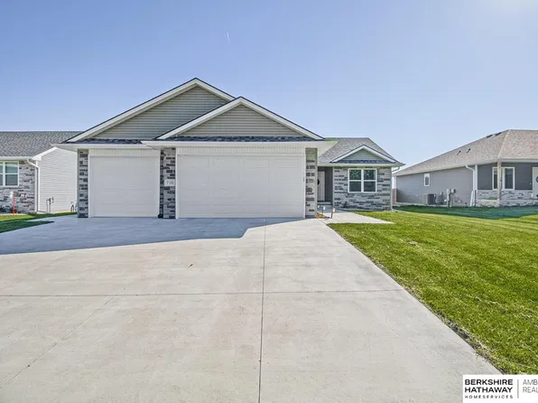 716 Ash St, Greenwood, NE 68366