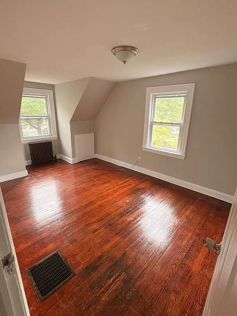 3 bed, 1800 sqft, $2,500 — Photo 4