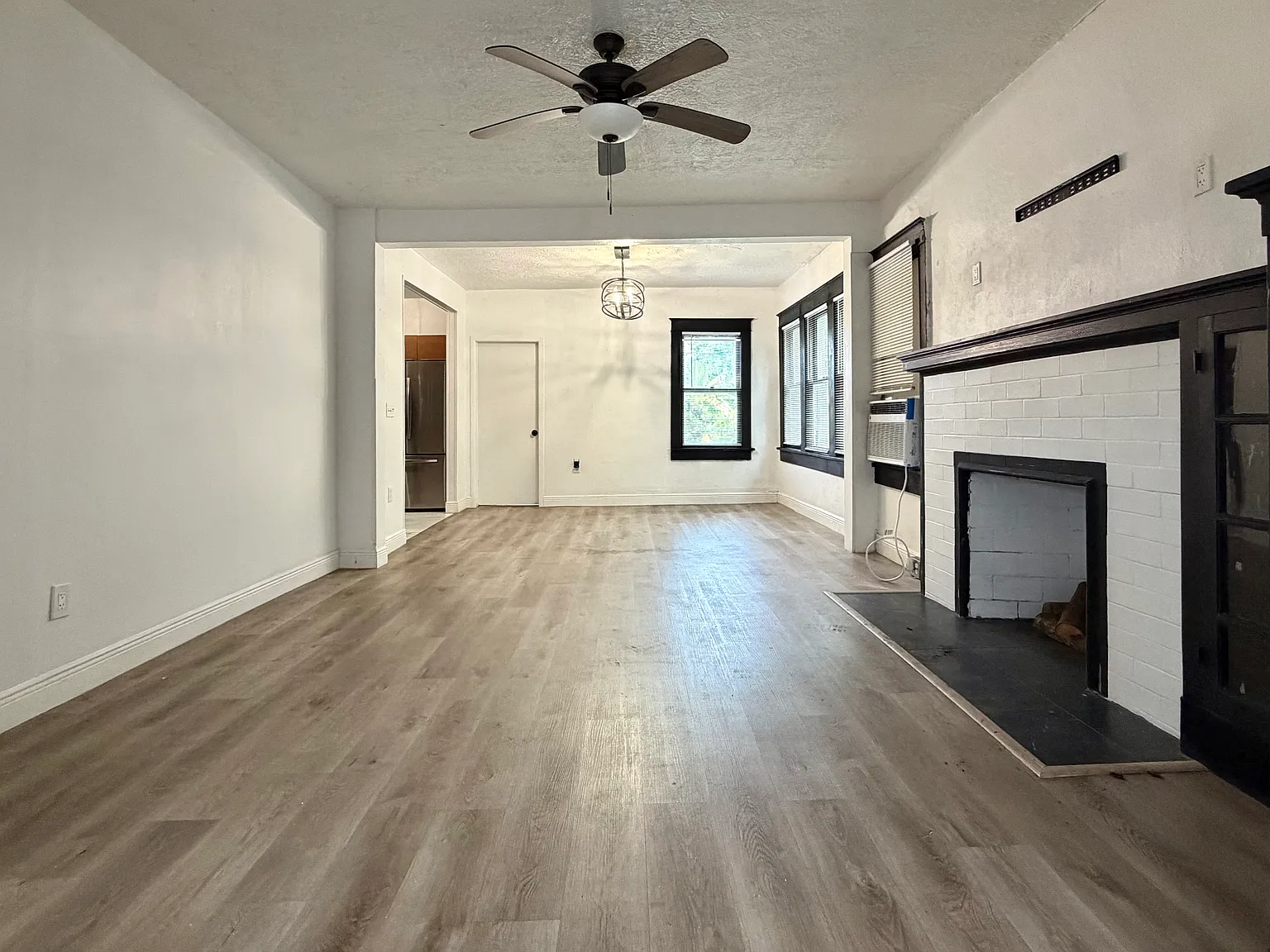1 bed, 900 sqft, $1,950 — Photo 1