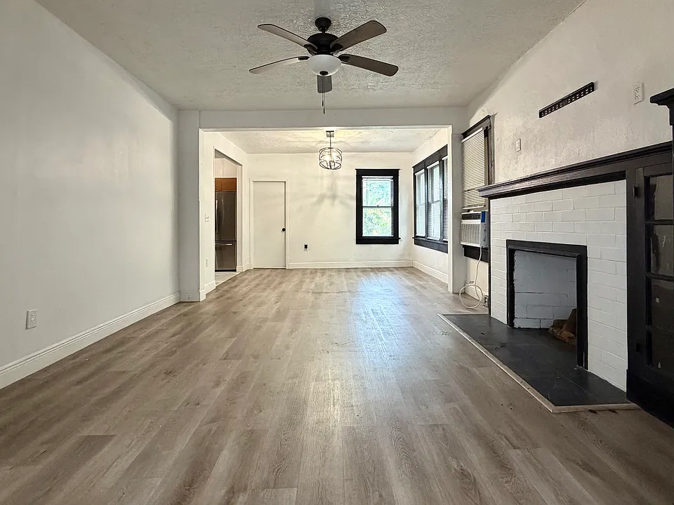 2015 NW 4th St #1B