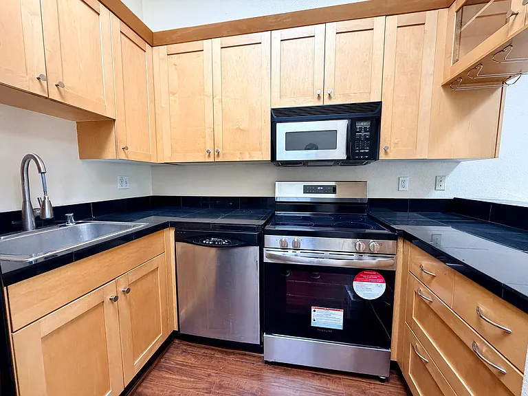 804 Market St — Photo 9