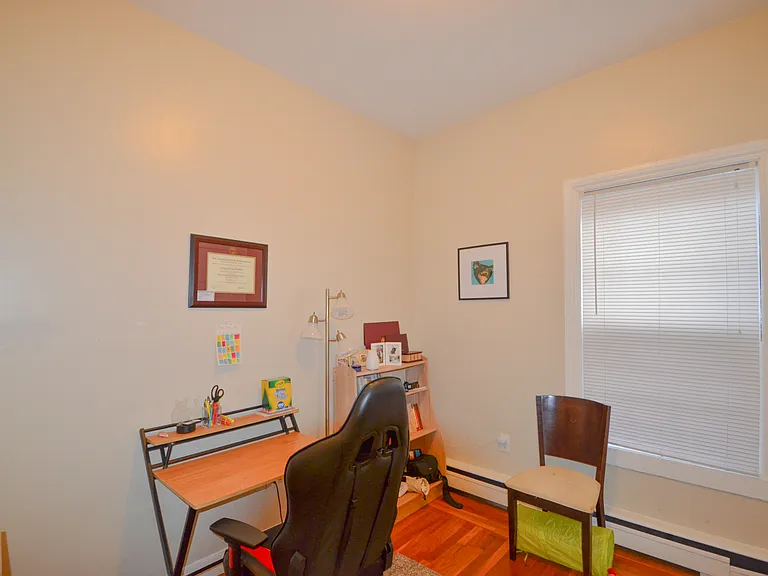 40 Bowen St #11A — Photo 6