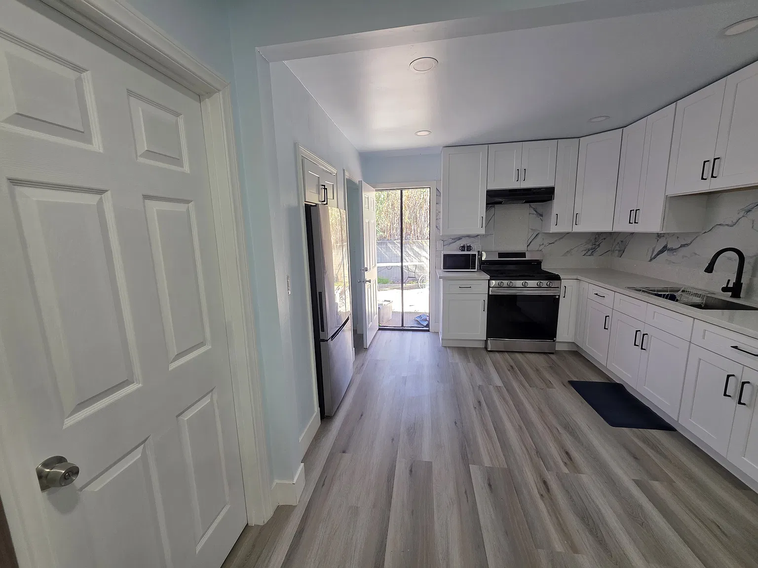 1 bed, $2,500 — Photo 3