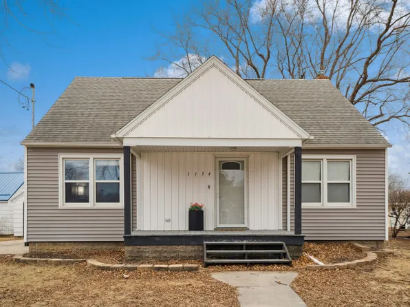 1134 6th St, Jesup, IA 50648