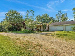 10573 North Rd, Perrysburg, NY 14129