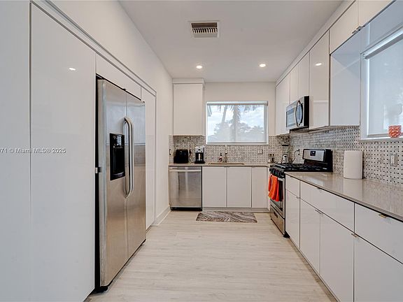 2nd image of 7528 Buccaneer Ave #7528