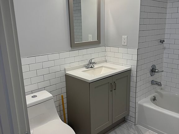 5th image of 1012 Kelly St #1A
