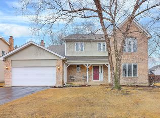 699 Stuart Dr, Carol Stream, IL 60188