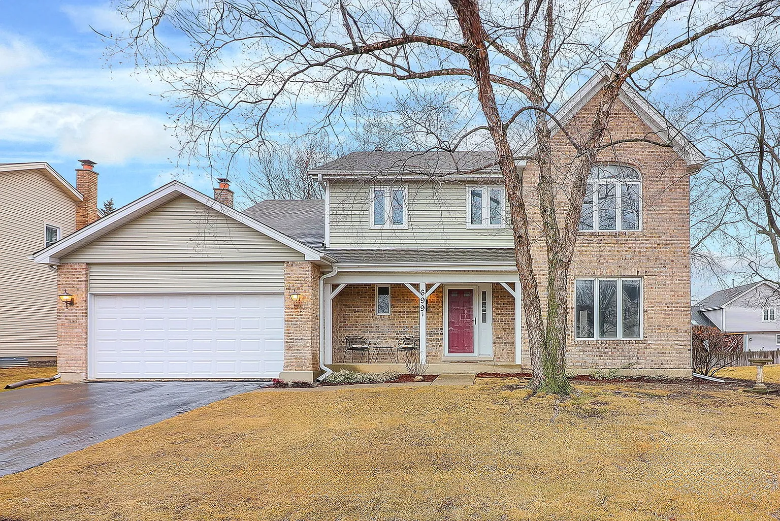 699 Stuart Dr photo 1