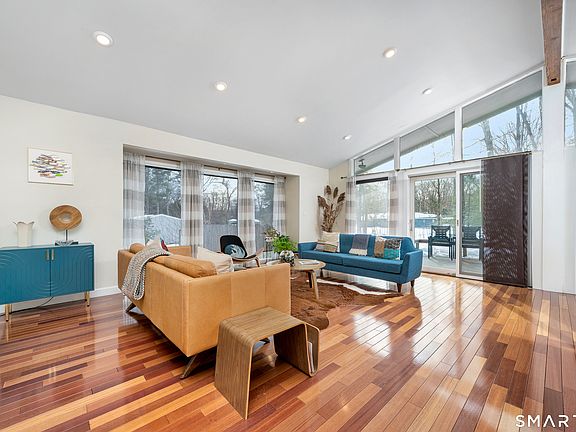 5th image of 125 Country Club Road