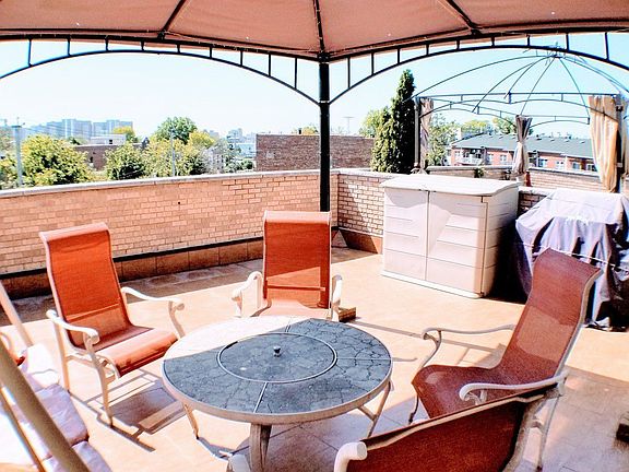 4th image of 137 Bay 50 St APT 3C