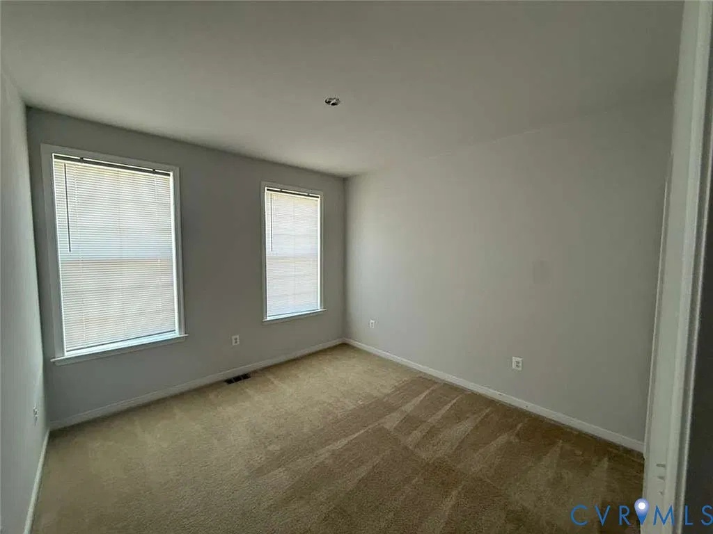 3 bed, 2.5 bath, 2452 sqft, $2,450 — Photo 4