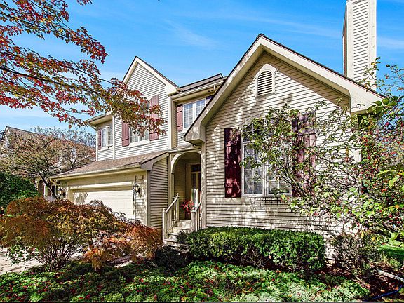 2nd image of 5974 Versailles Ave