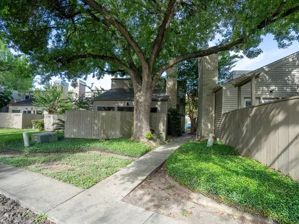 1346 Chardonnay Dr #80, Houston, TX 77077