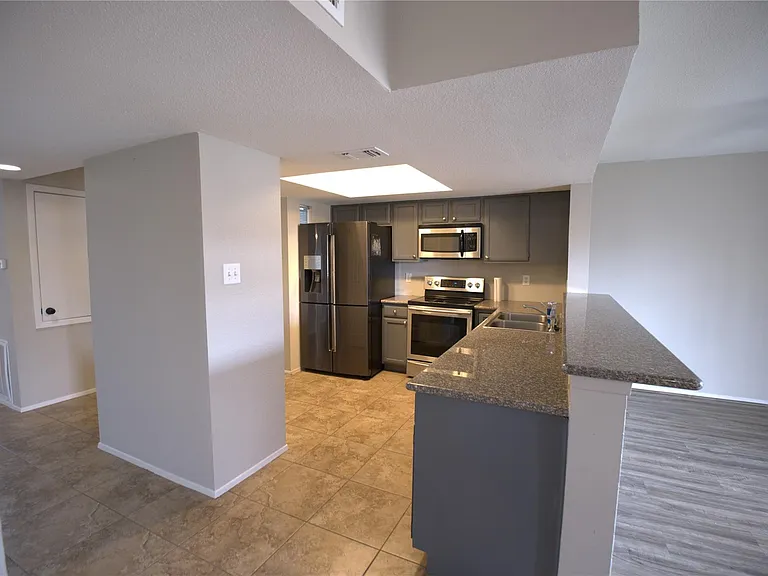 4444 Victory Dr #1208 — Photo 2
