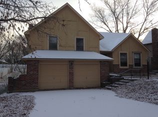 132 S 3rd Ct, Lansing, KS 66043