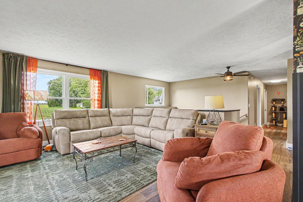3408 E 100 S, La Porte, IN - More