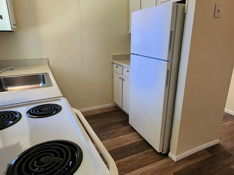 39 Medbury Ave — Photo 18