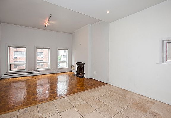 4th image of 323 E 58th St