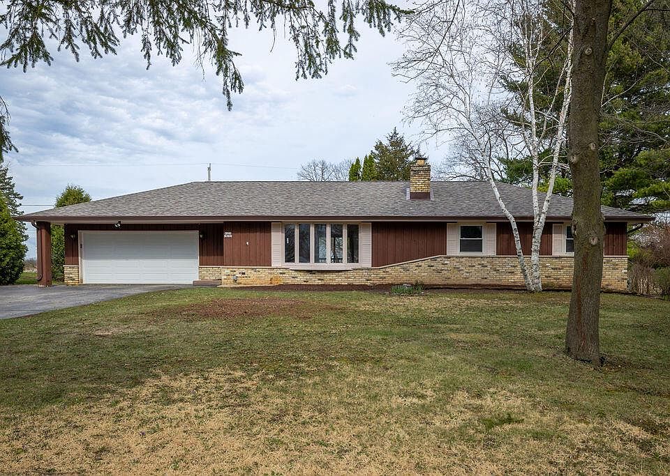 1st image of W225S9080 Mount Carmel ROAD