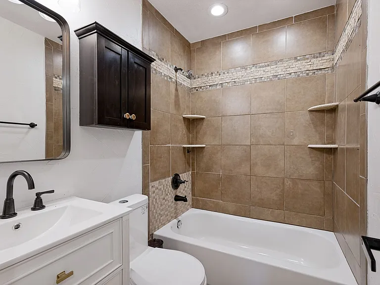 240 County Road 4360 — Photo 20
