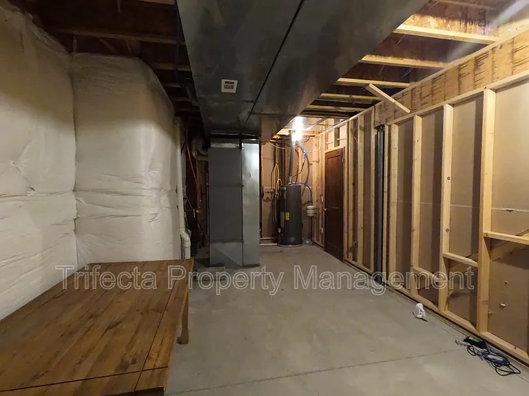 1032 Hessen Dr — Photo 29