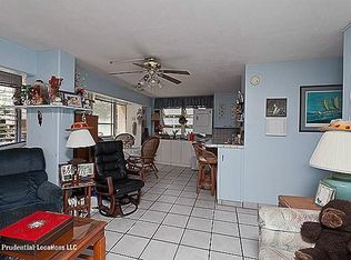 247 Beach Walk APT 201, Honolulu, HI 96815