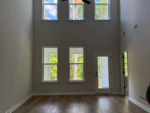 4th image of 408 Ireland Way