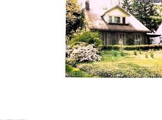 997 Roanoke Rd, Cleveland Heights, OH 44121
