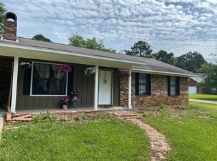 32 Shoemake Dr, Hattiesburg, MS 39402