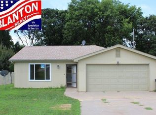310 Palomino Ln, Ogden, KS 66517