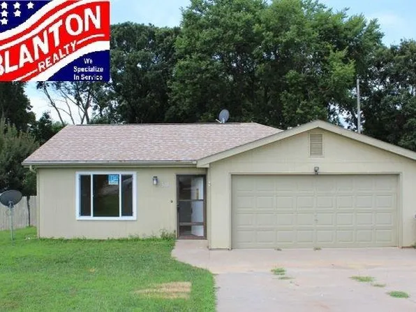 310 Palomino Ln, Ogden, KS 66517