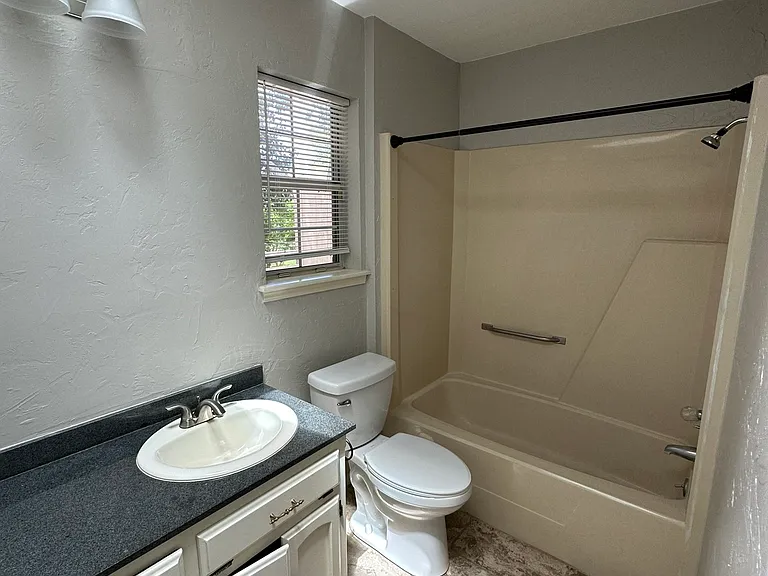 525 Ridgecrest Rd — Photo 9