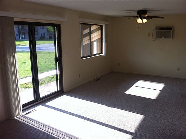 Clovernook A Living-Dining Area